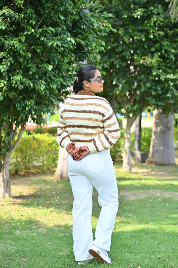 Women_Colourblocked_Cardigan_With_Embroidered_Detail