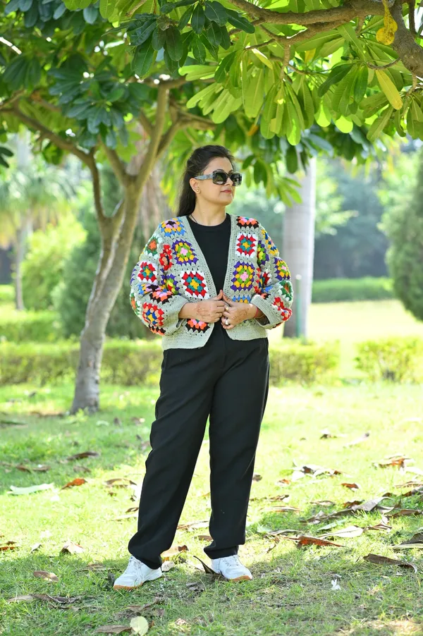 Women_Colourblocked_Cardigan_With_Embroidered_Detail