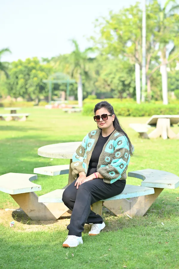 Women_Colourblocked_Cardigan_With_Embroidered_Detail