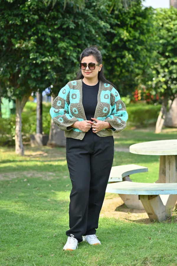 Women_Colourblocked_Cardigan_With_Embroidered_Detail