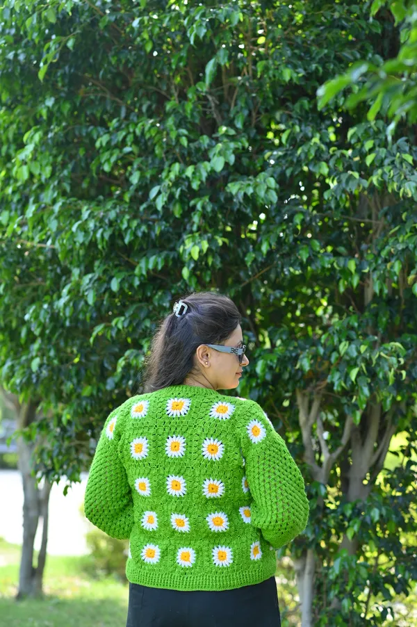 Women_Colourblocked_Cardigan_With_Embroidered_Detail