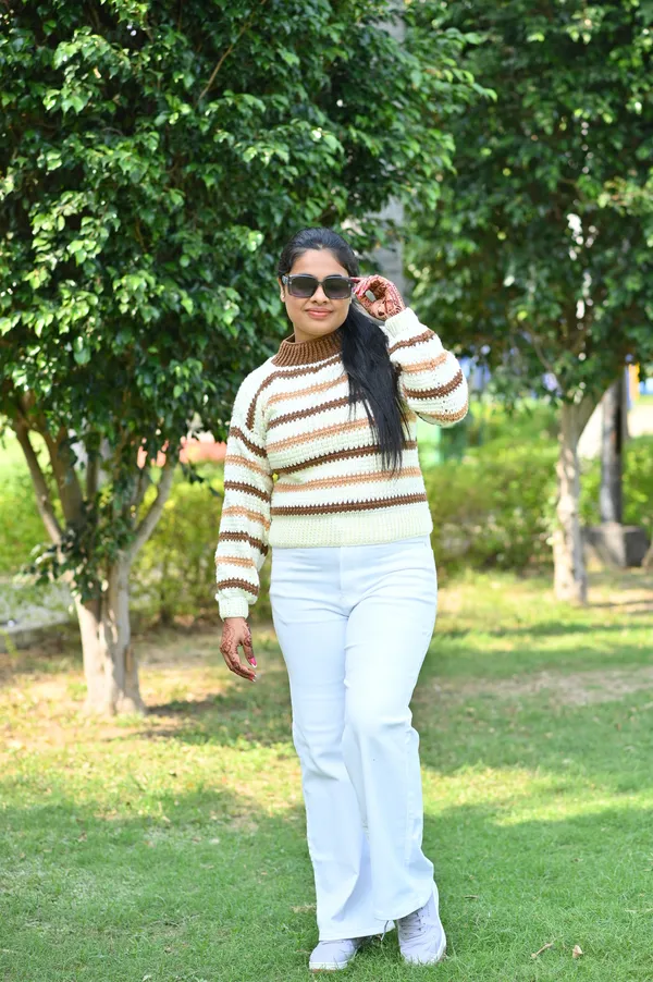 Women_Colourblocked_Cardigan_With_Embroidered_Detail