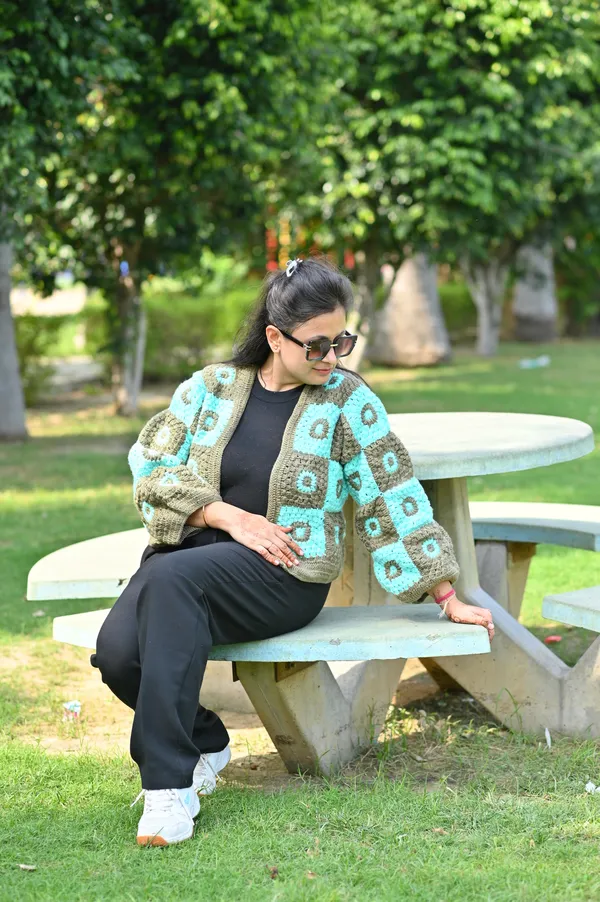 Women_Colourblocked_Cardigan_With_Embroidered_Detail