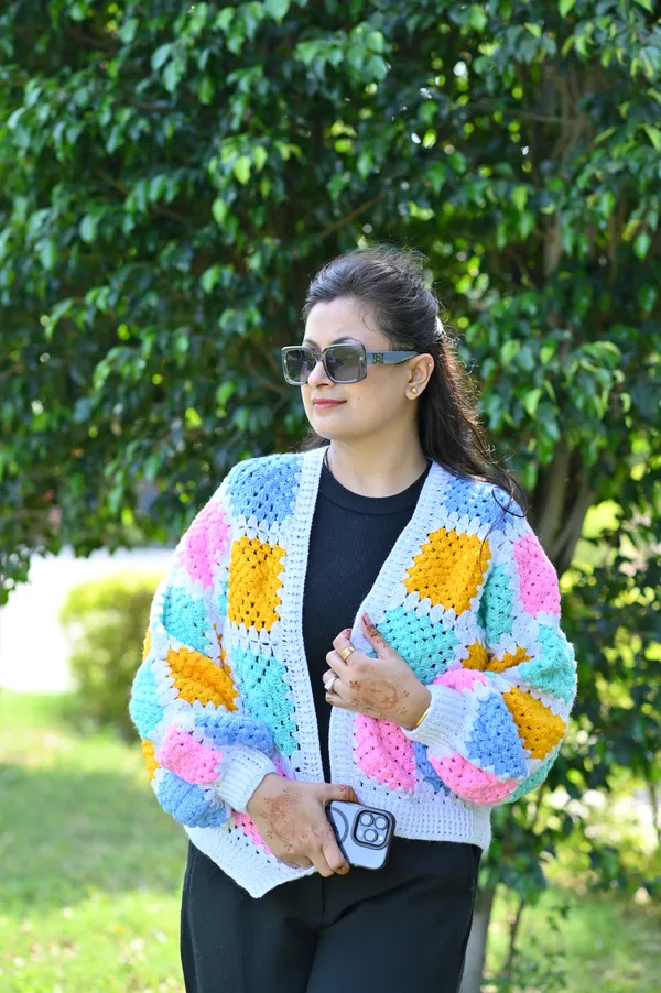 Women_Colourblocked_Cardigan_With_Embroidered_Detail