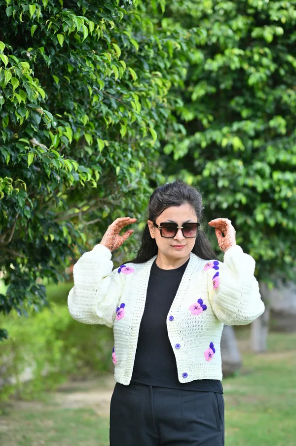 Women_Colourblocked_Cardigan_With_Embroidered_Detail