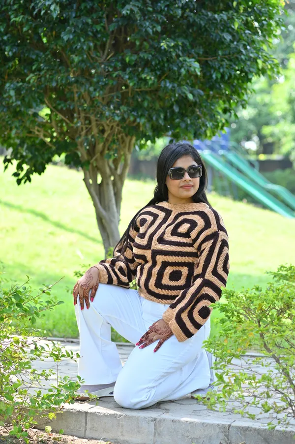 Women_Colourblocked_Cardigan_With_Embroidered_Detail