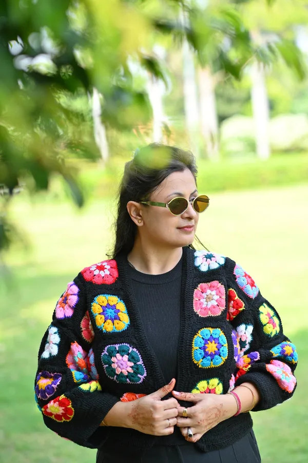 Women_Colourblocked_Cardigan_With_Embroidered_Detail