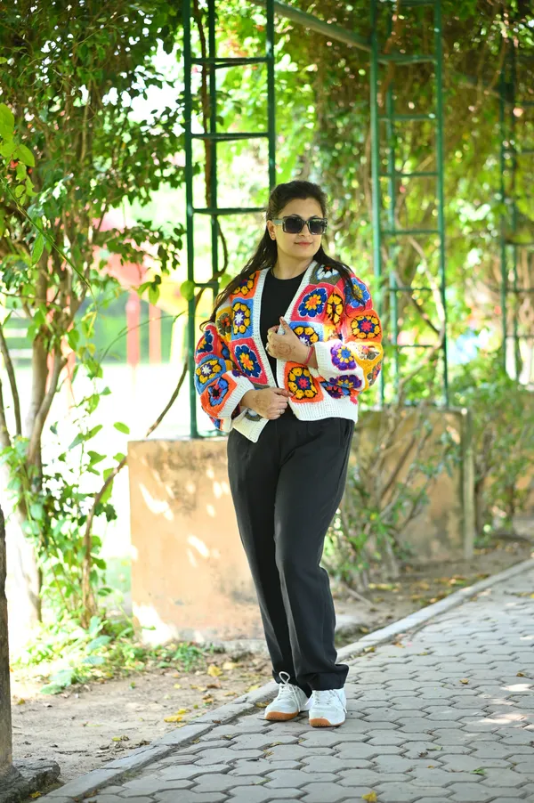 Women_Colourblocked_Cardigan_With_Embroidered_Detail
