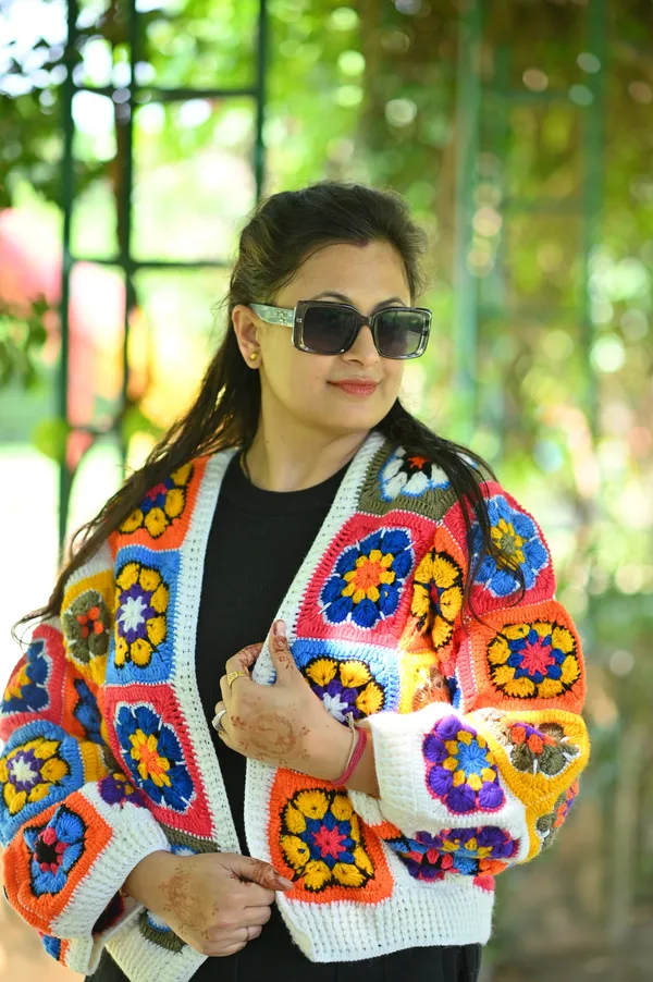 Women_Colourblocked_Cardigan_With_Embroidered_Detail