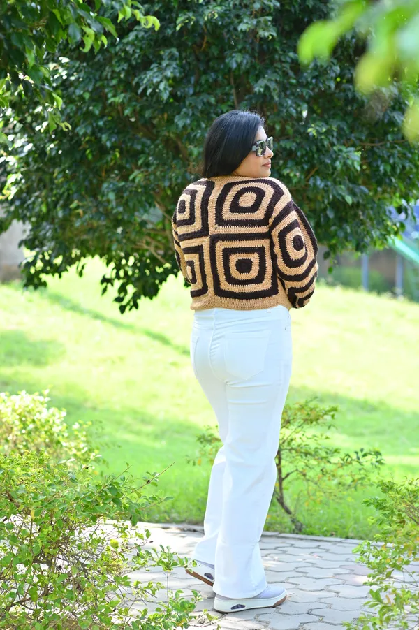 Women_Colourblocked_Cardigan_With_Embroidered_Detail