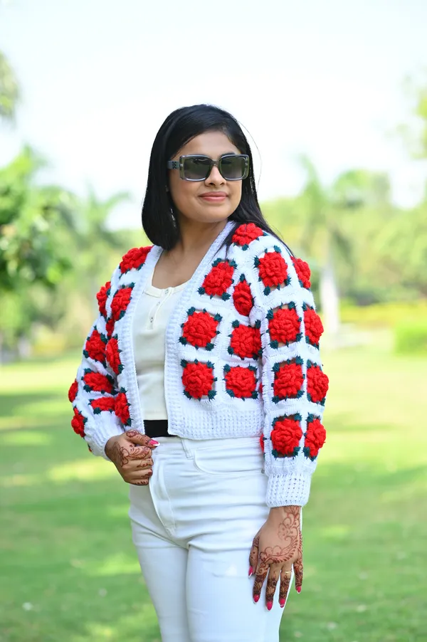 Women_Colourblocked_Cardigan_With_Embroidered_Detail
