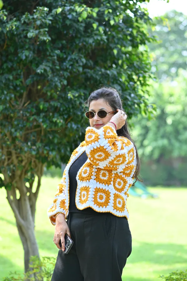 Women_Colourblocked_Cardigan_With_Embroidered_Detail