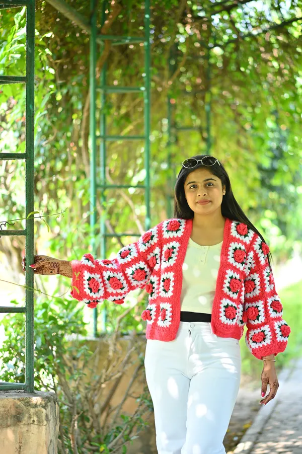 Women_Colourblocked_Cardigan_With_Embroidered_Detail
