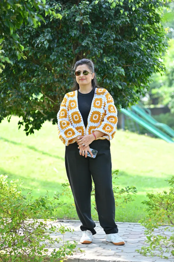 Women_Colourblocked_Cardigan_With_Embroidered_Detail