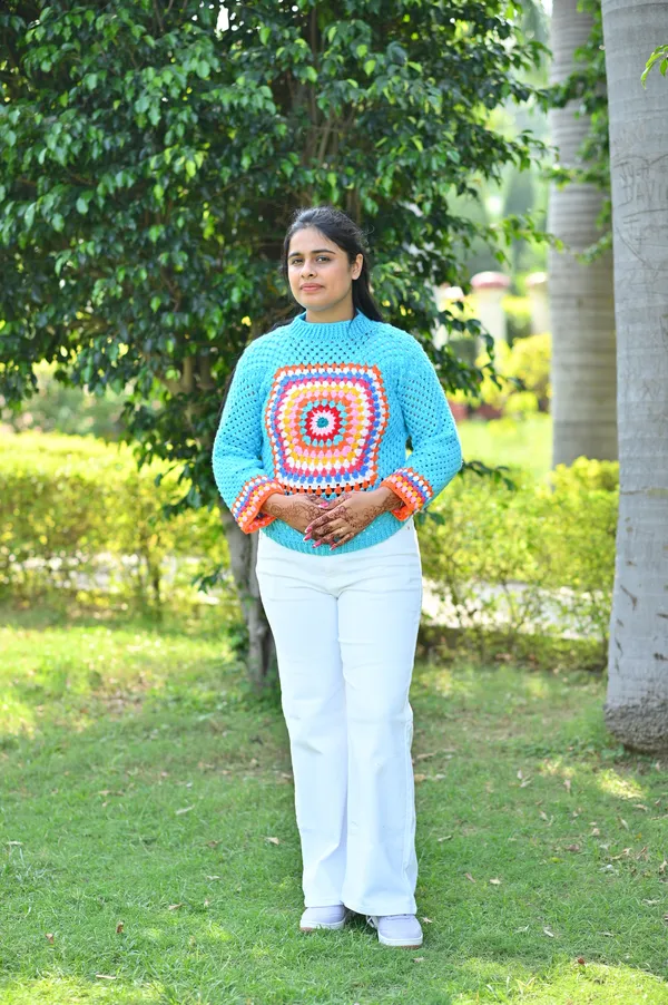 Women_Colourblocked_Cardigan_With_Embroidered_Detail