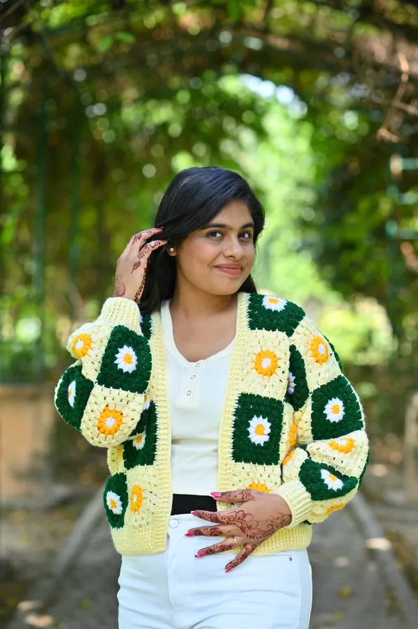 Women_Colourblocked_Cardigan_With_Embroidered_Detail