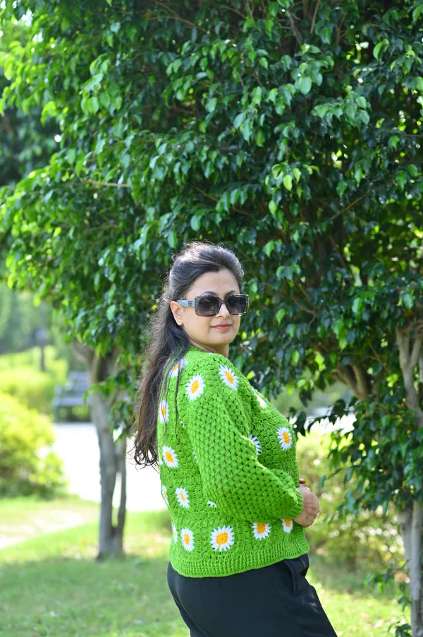 Women_Colourblocked_Cardigan_With_Embroidered_Detail