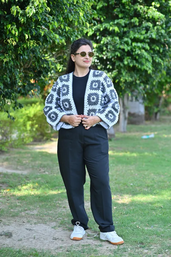 Women_Colourblocked_Cardigan_With_Embroidered_Detail