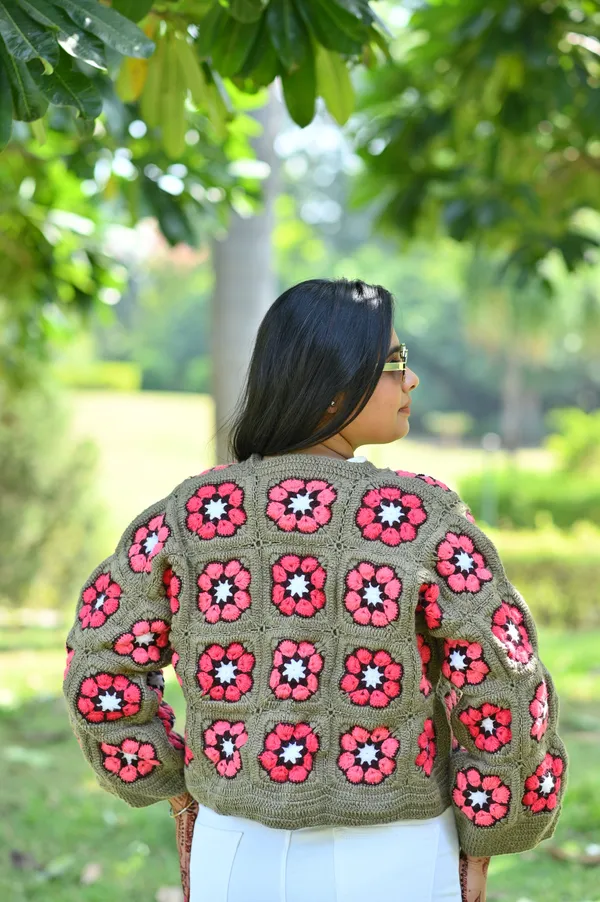 Women_Colourblocked_Cardigan_With_Embroidered_Detail