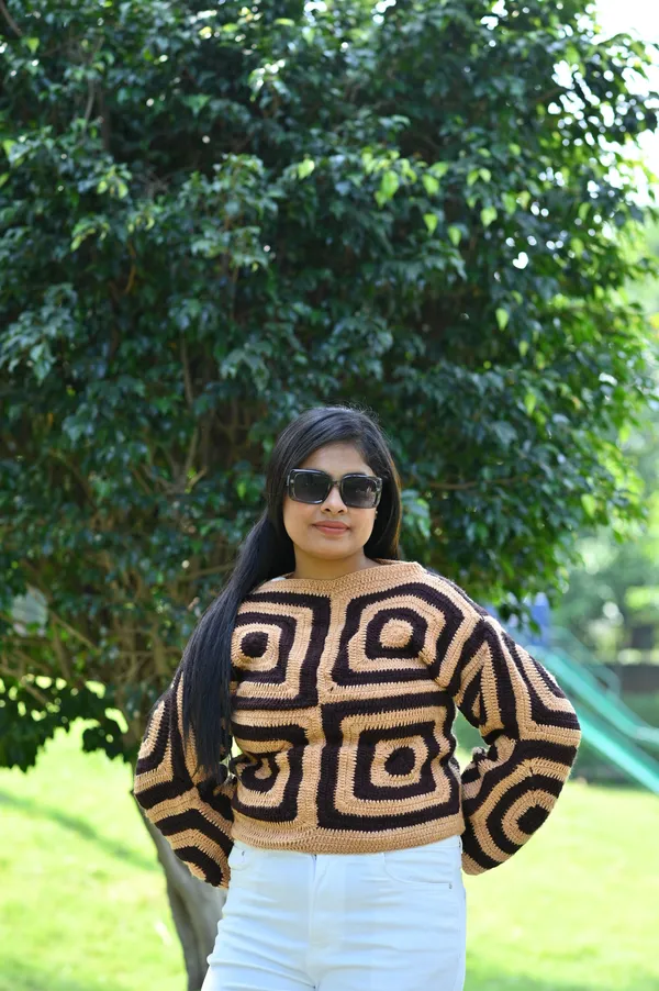 Women_Colourblocked_Cardigan_With_Embroidered_Detail