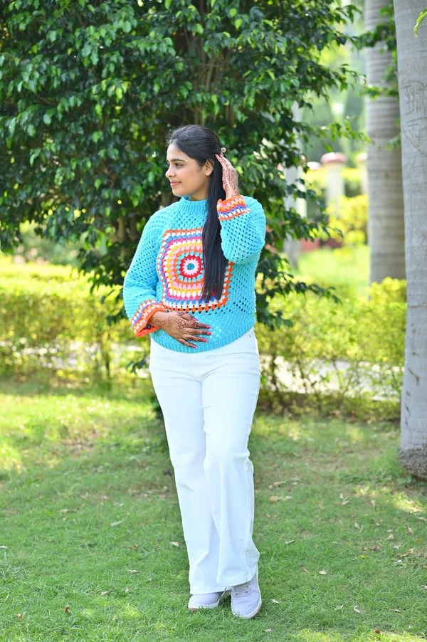 Women_Colourblocked_Cardigan_With_Embroidered_Detail