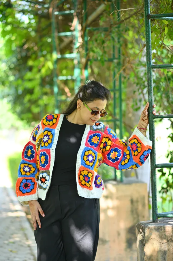 Women_Colourblocked_Cardigan_With_Embroidered_Detail