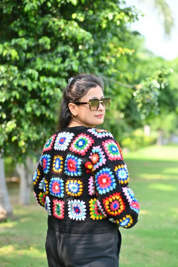 Women_Colourblocked_Cardigan_With_Embroidered_Detail
