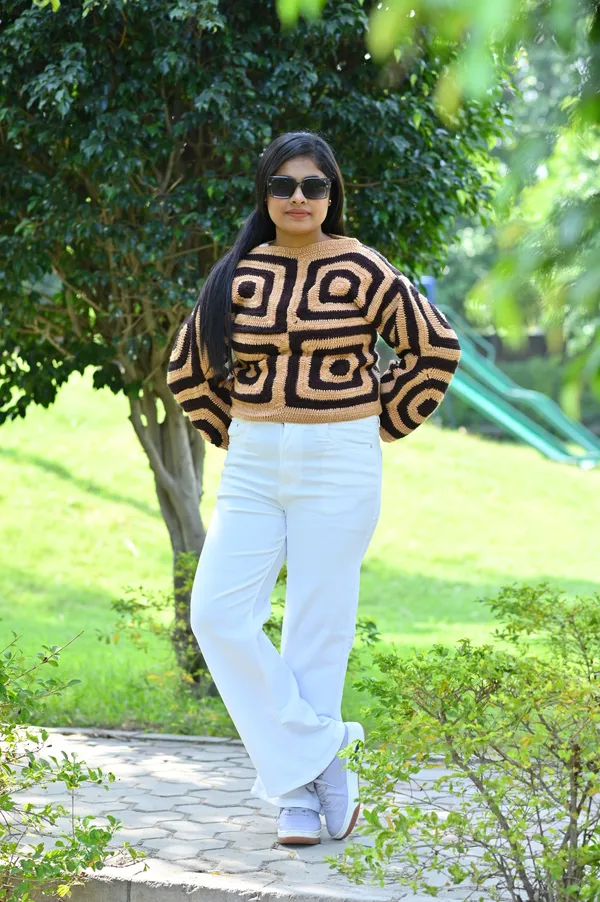 Women_Colourblocked_Cardigan_With_Embroidered_Detail