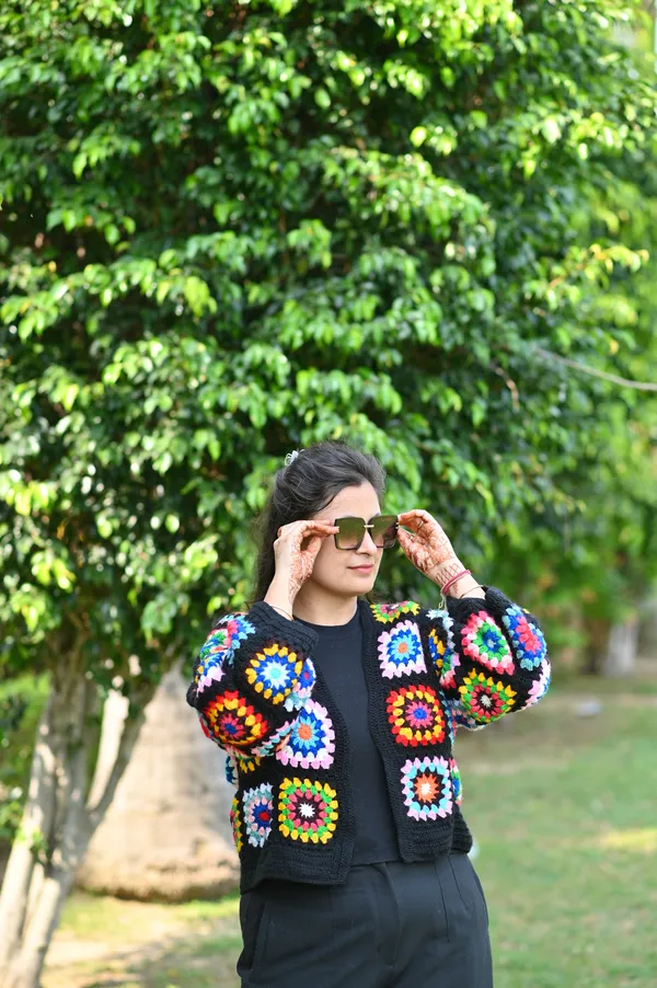 Women_Colourblocked_Cardigan_With_Embroidered_Detail