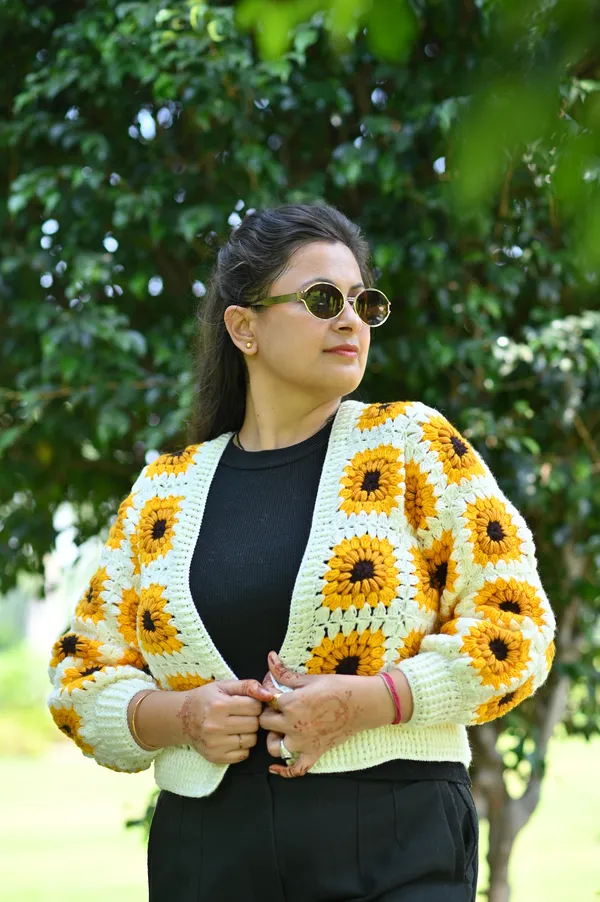 Women_Colourblocked_Cardigan_With_Embroidered_Detail