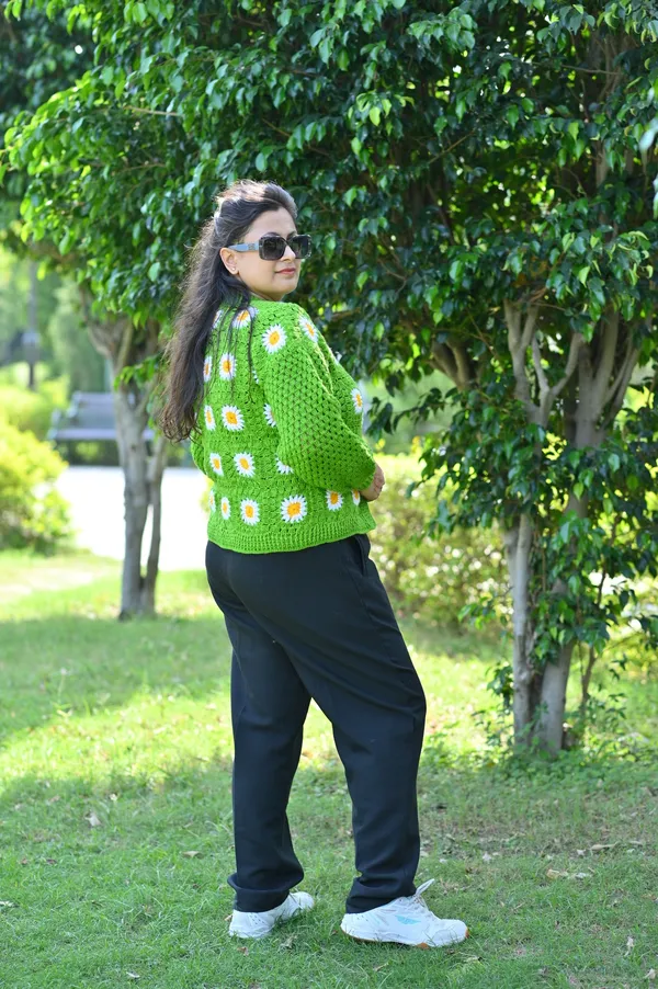 Women_Colourblocked_Cardigan_With_Embroidered_Detail
