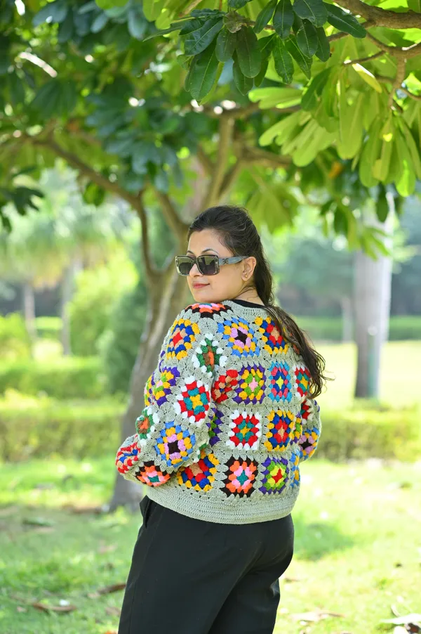 Women_Colourblocked_Cardigan_With_Embroidered_Detail