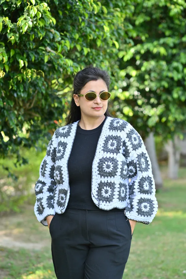 Women_Colourblocked_Cardigan_With_Embroidered_Detail