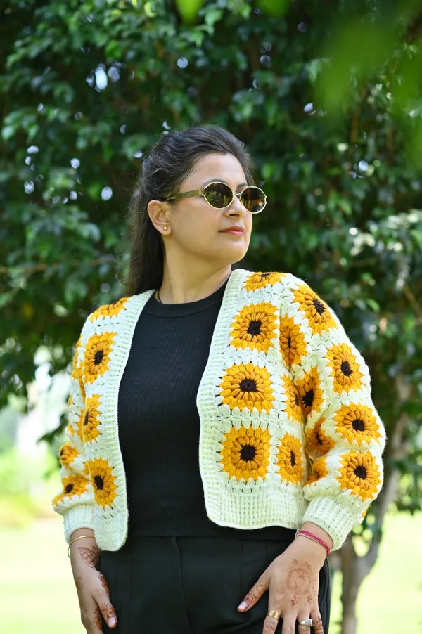 Women_Colourblocked_Cardigan_With_Embroidered_Detail
