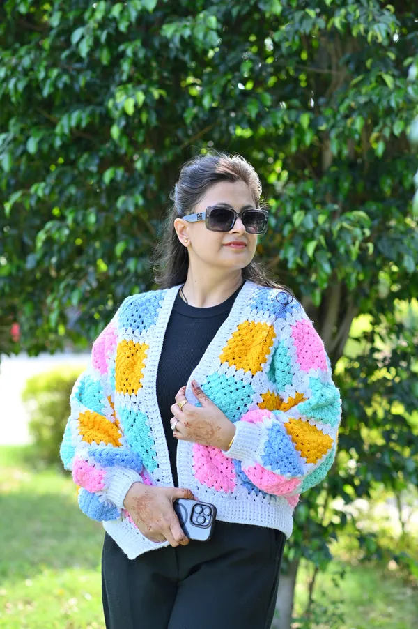 Women_Colourblocked_Cardigan_With_Embroidered_Detail