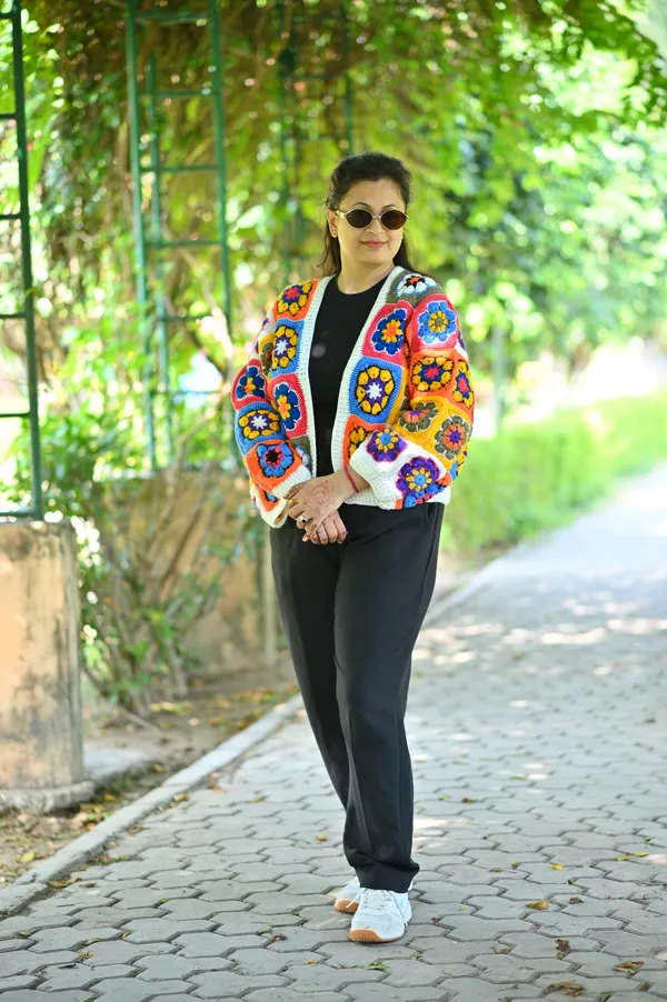 Women_Colourblocked_Cardigan_With_Embroidered_Detail