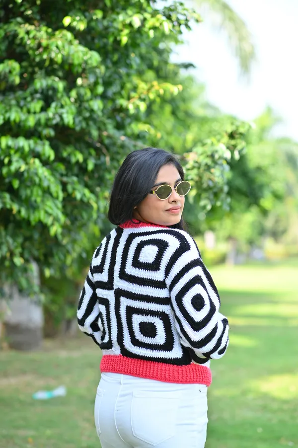 Women_Colourblocked_Cardigan_With_Embroidered_Detail