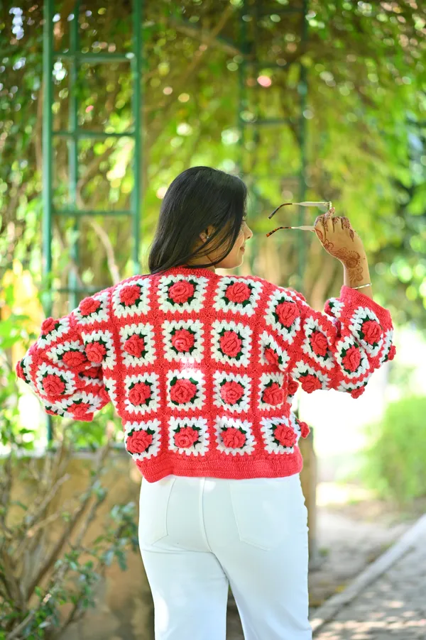 Women_Colourblocked_Cardigan_With_Embroidered_Detail