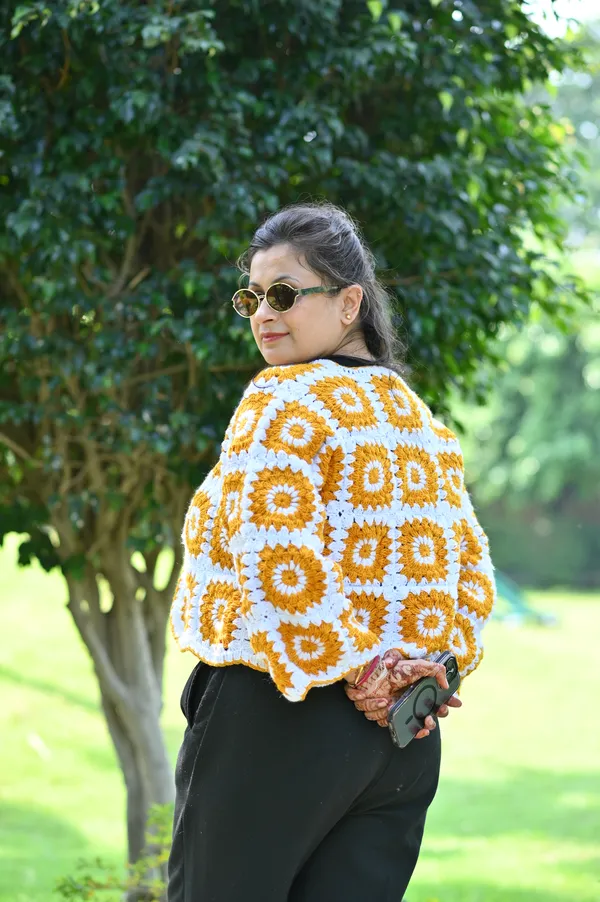 Women_Colourblocked_Cardigan_With_Embroidered_Detail