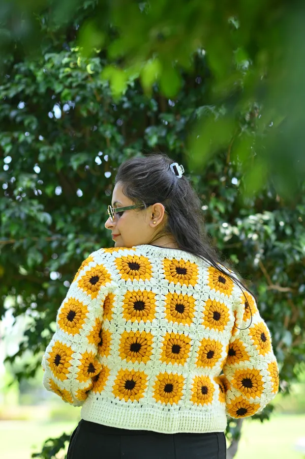 Women_Colourblocked_Cardigan_With_Embroidered_Detail