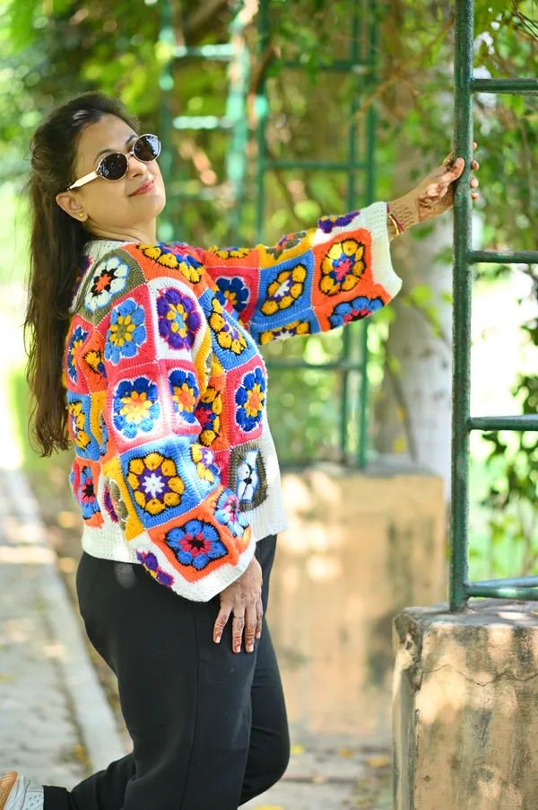 Women_Colourblocked_Cardigan_With_Embroidered_Detail
