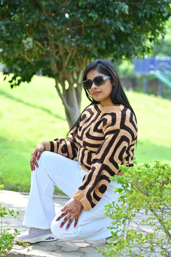 Women_Colourblocked_Cardigan_With_Embroidered_Detail