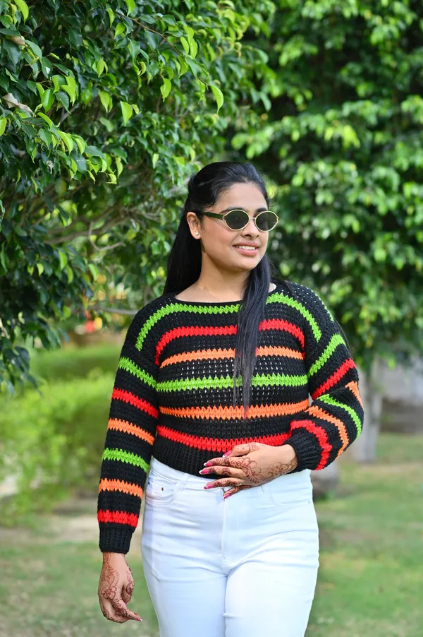 Women_Colourblocked_Cardigan_With_Embroidered_Detail