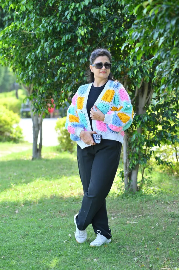 Women_Colourblocked_Cardigan_With_Embroidered_Detail