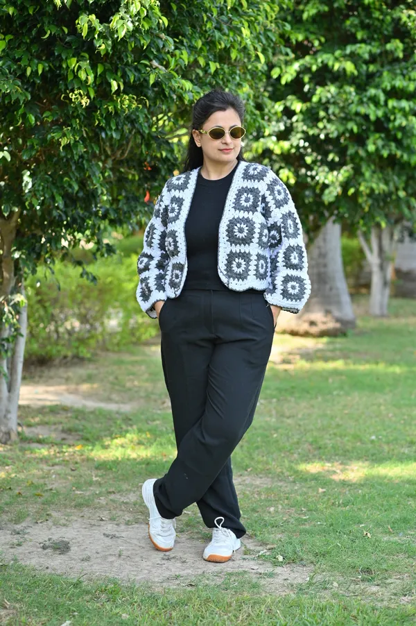 Women_Colourblocked_Cardigan_With_Embroidered_Detail