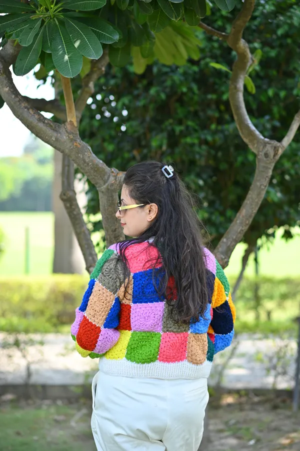 Women_Colourblocked_Cardigan_With_Embroidered_Detail