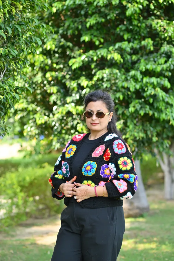 Women_Colourblocked_Cardigan_With_Embroidered_Detail