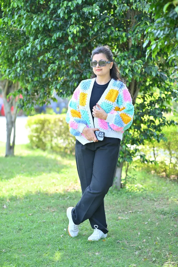 Women_Colourblocked_Cardigan_With_Embroidered_Detail