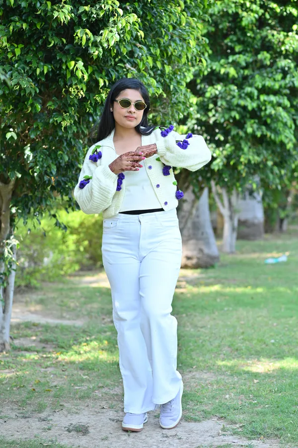 Women_Colourblocked_Cardigan_With_Embroidered_Detail