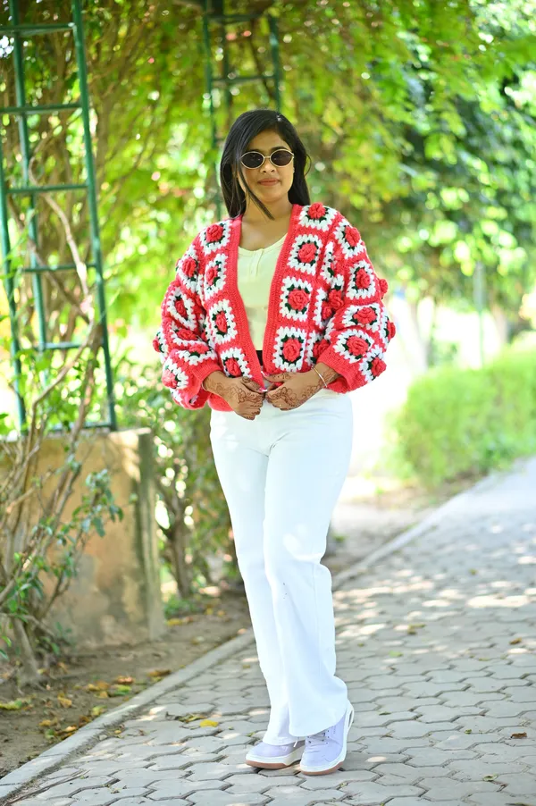 Women_Colourblocked_Cardigan_With_Embroidered_Detail